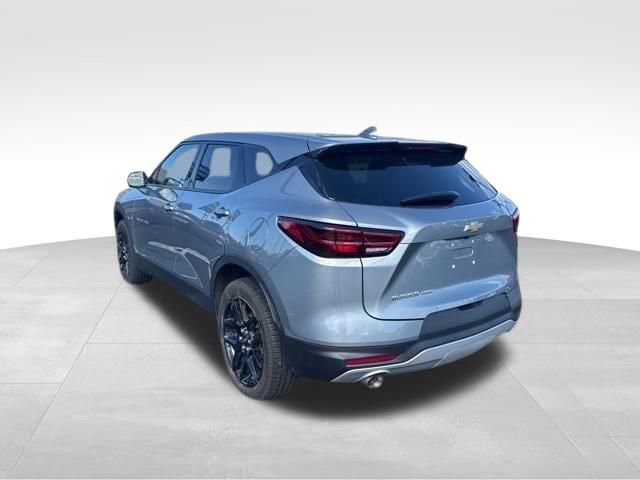 Used 2023 Chevrolet Blazer LT w/ Driver Confidence Package image 2