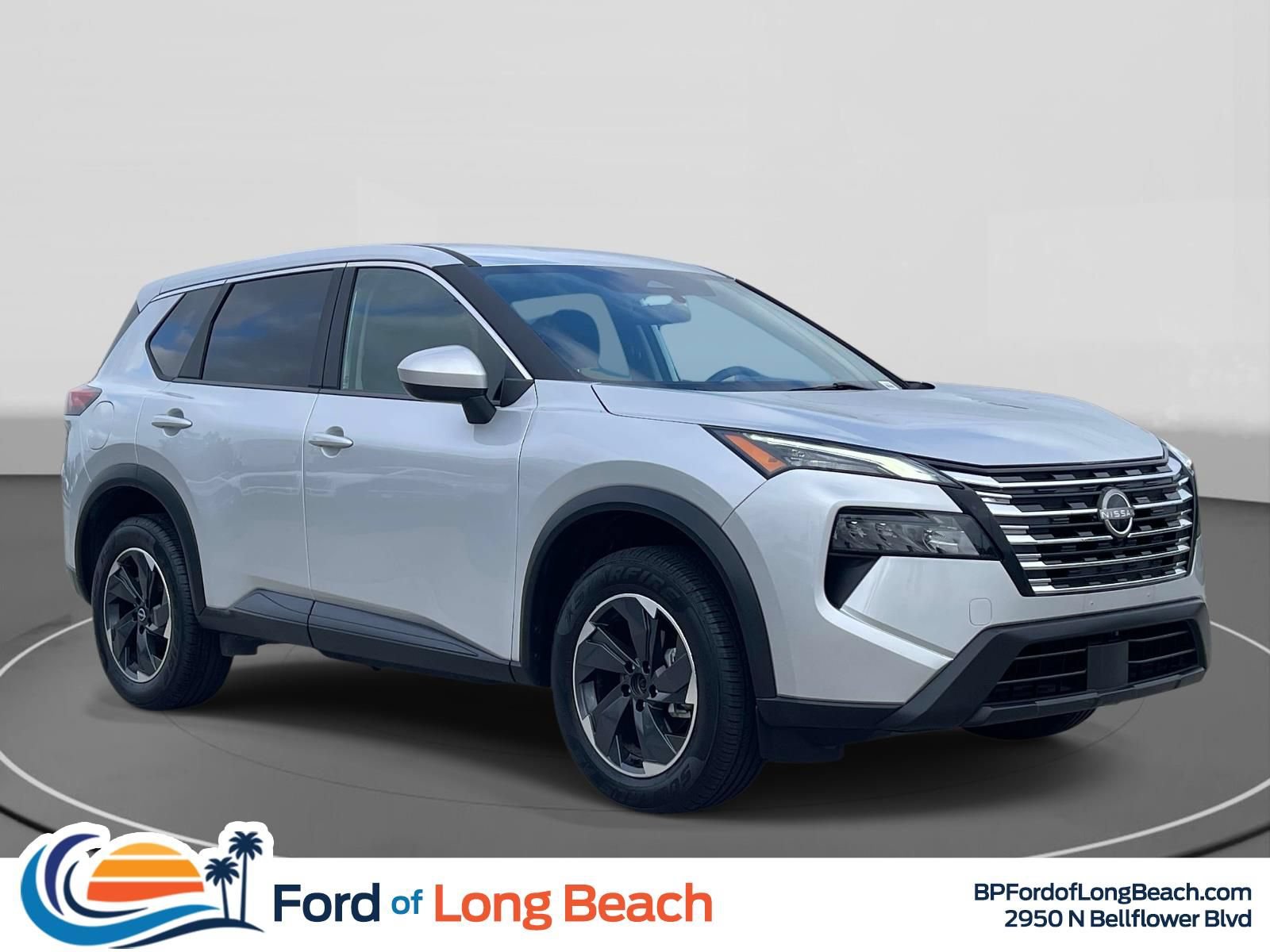 Used 2024 Nissan Rogue SV FWD image 1