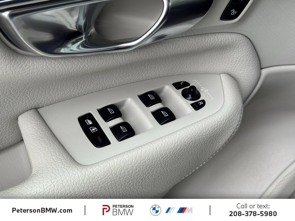 Used 2020 Volvo XC90 T6 Momentum w/ Protection Package Premier image 27