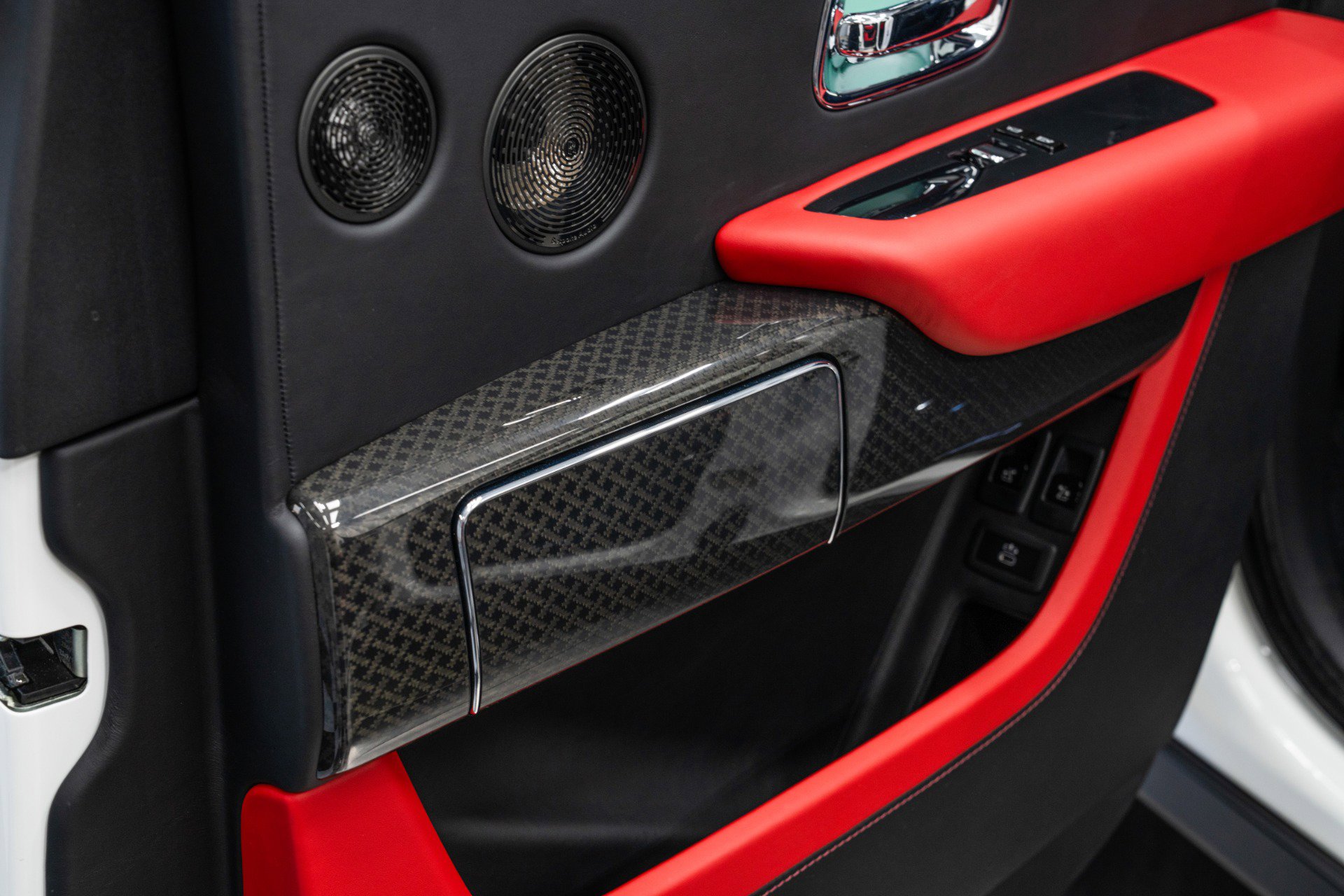 Used 2023 Rolls-Royce Cullinan Black Badge w/ Dark Exterior Package image 34