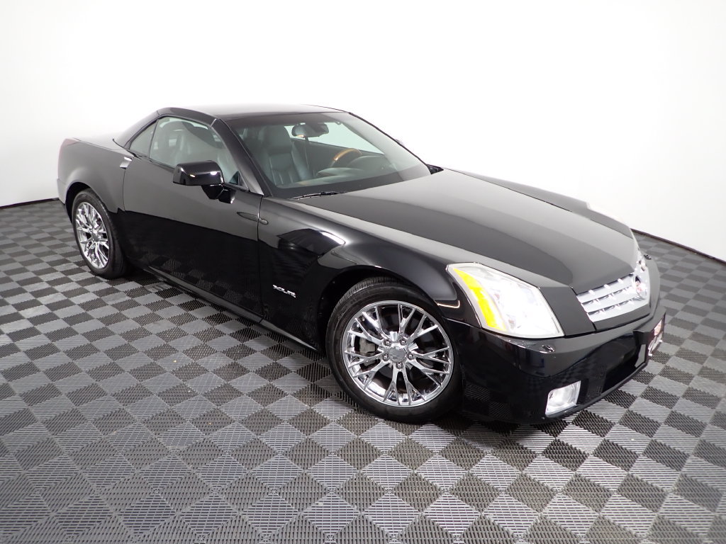 Used 2005 Cadillac XLR RWD image 8