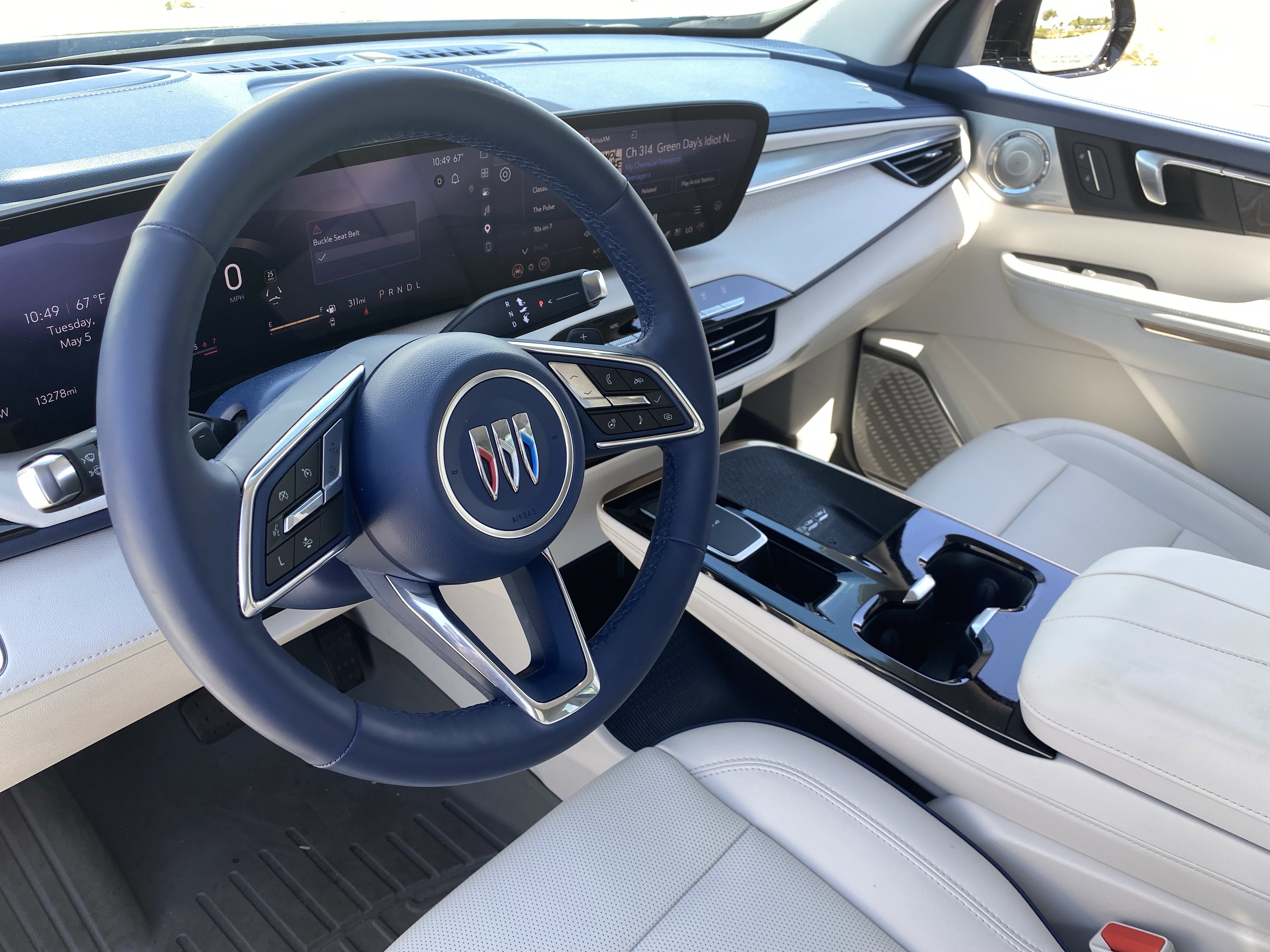 Used 2025 Buick Enclave Avenir FWD image 19