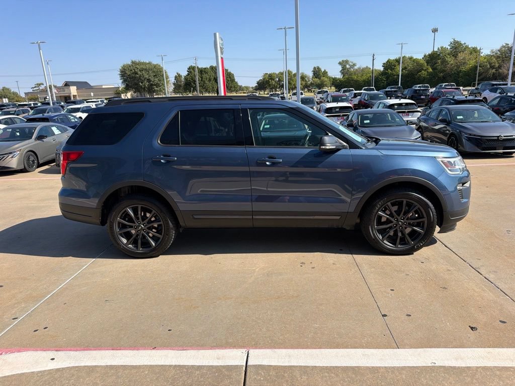 Used 2018 Ford Explorer XLT w/ Equipment Group 202A AWD/4WD image 6