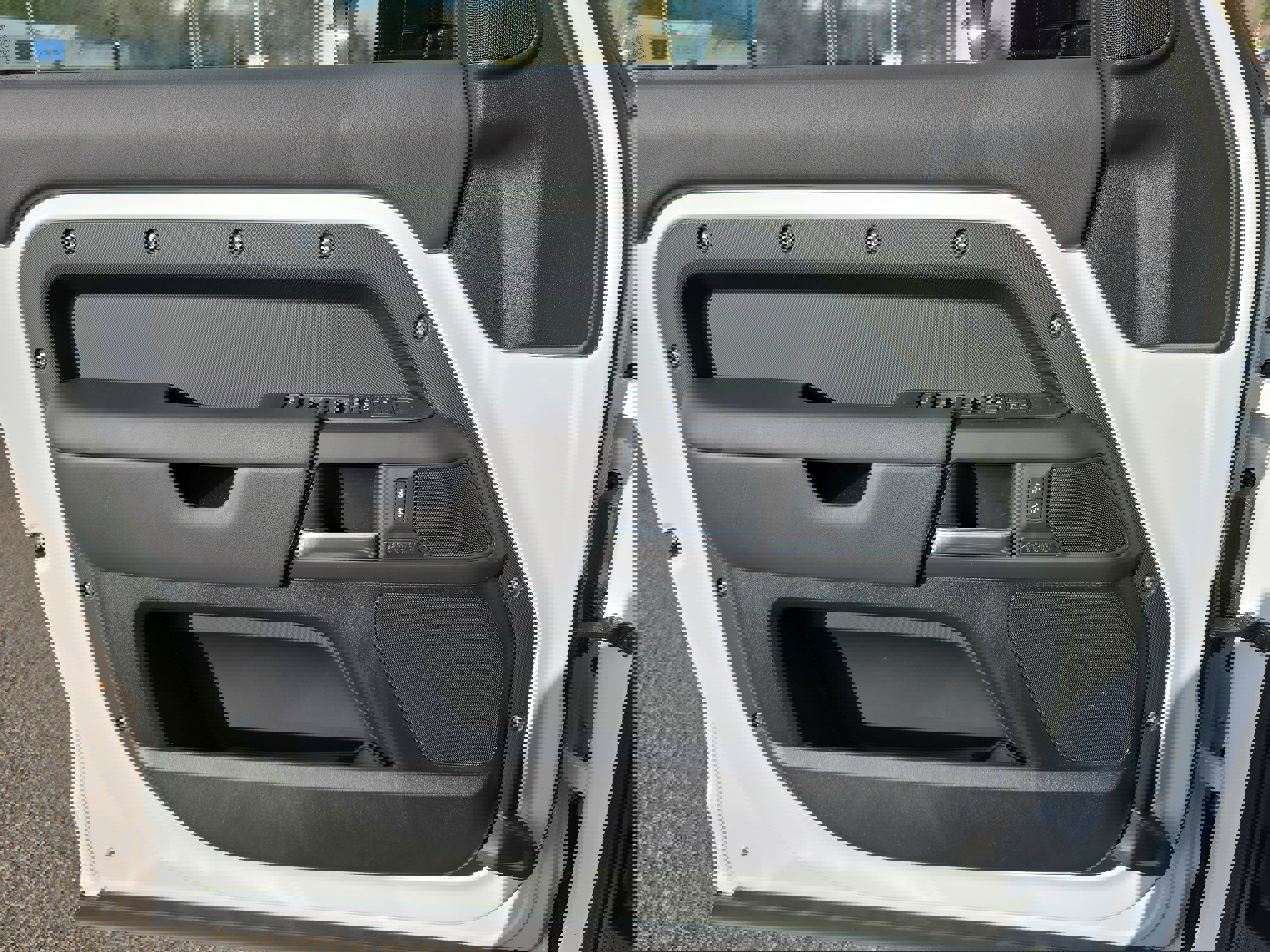 New 2026 Land Rover Defender 110 X-Dynamic SE image 26