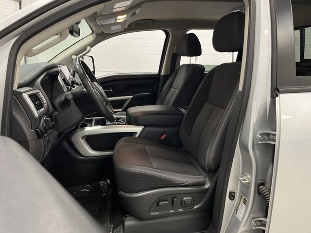 Used 2020 Nissan Titan SV w/ SV Convenience Package image 4