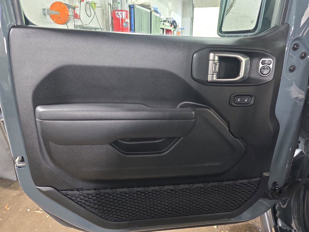 Used 2024 Jeep Wrangler Sport AWD/4WD image 24