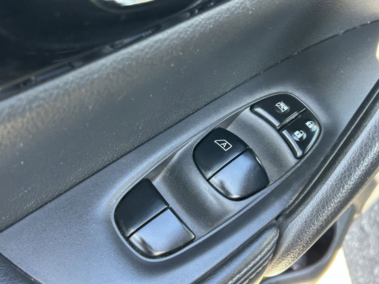 Certified 2017 Nissan Rogue Sport SL FWD image 29