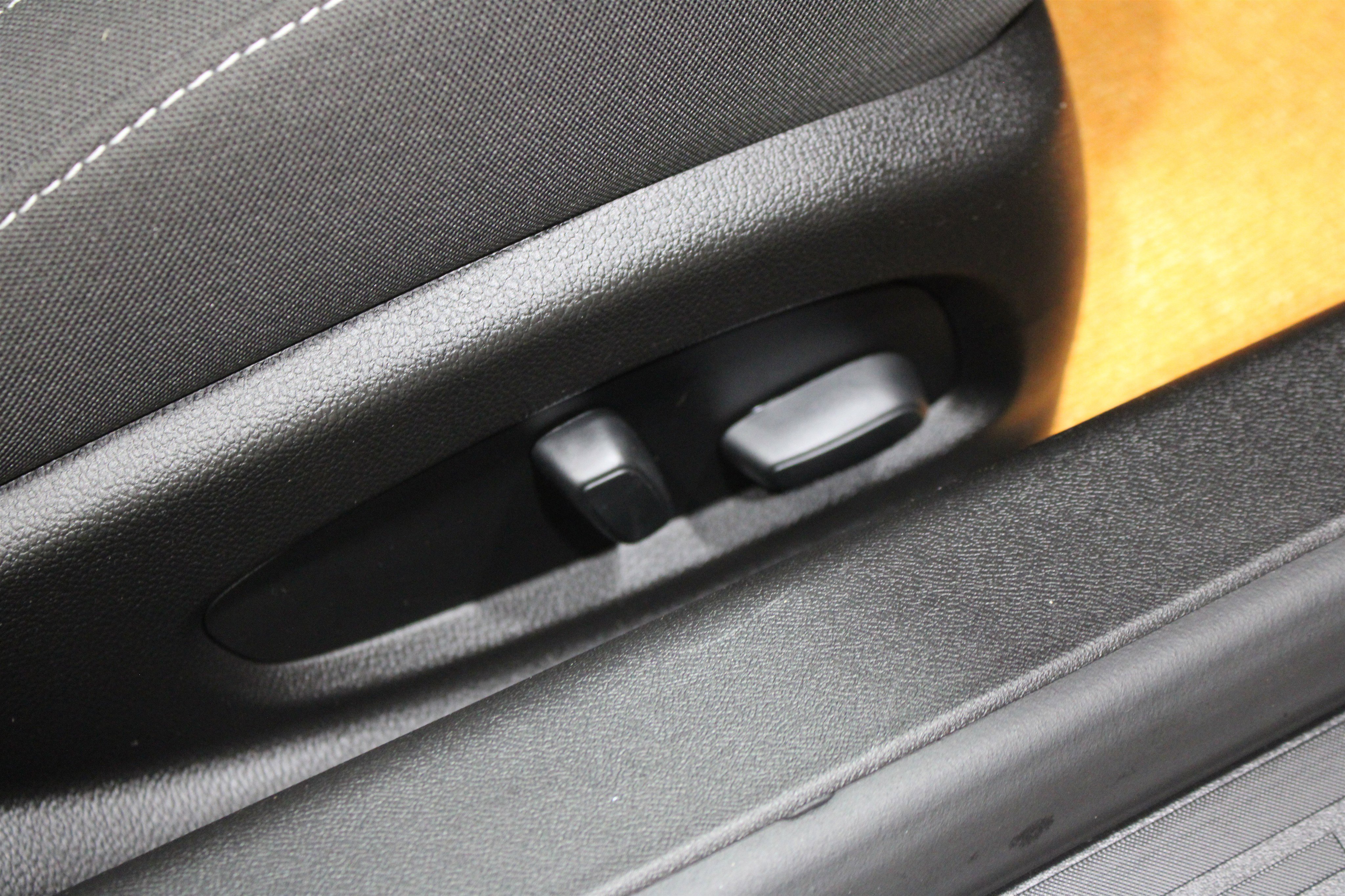 Used 2021 Chevrolet Camaro LT image 25