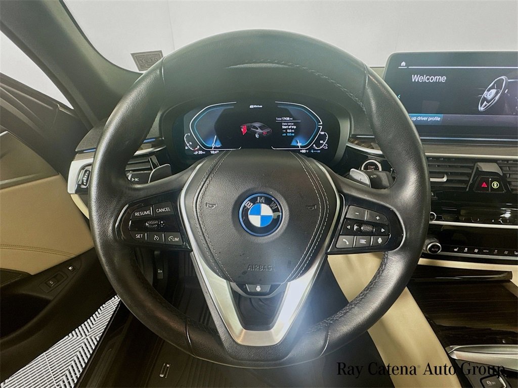 Certified 2023 BMW 530e xDrive w/ Premium Package image 11