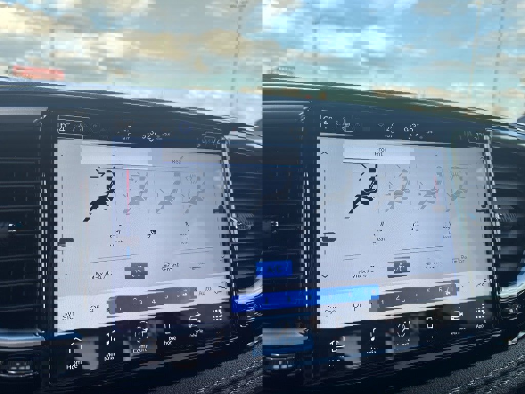 New 2026 Chrysler Pacifica Select image 20