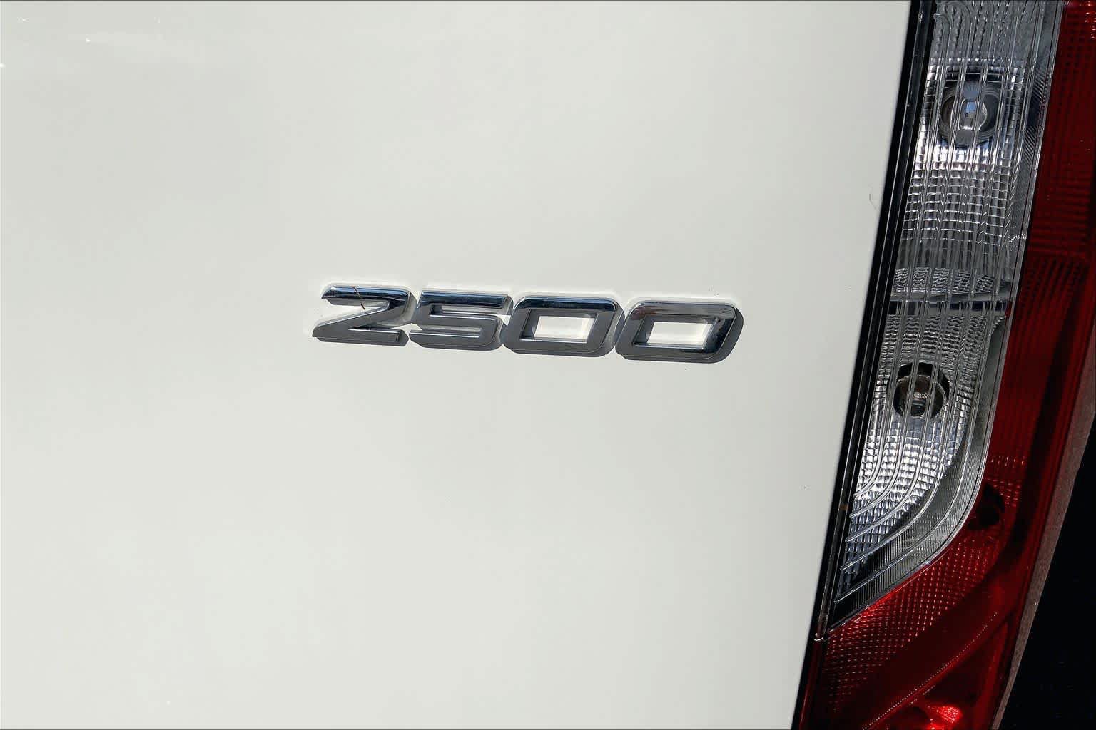 Used 2022 Mercedes-Benz Sprinter 2500 image 32