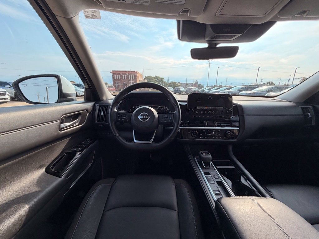 Certified 2025 Nissan Pathfinder SL FWD image 22