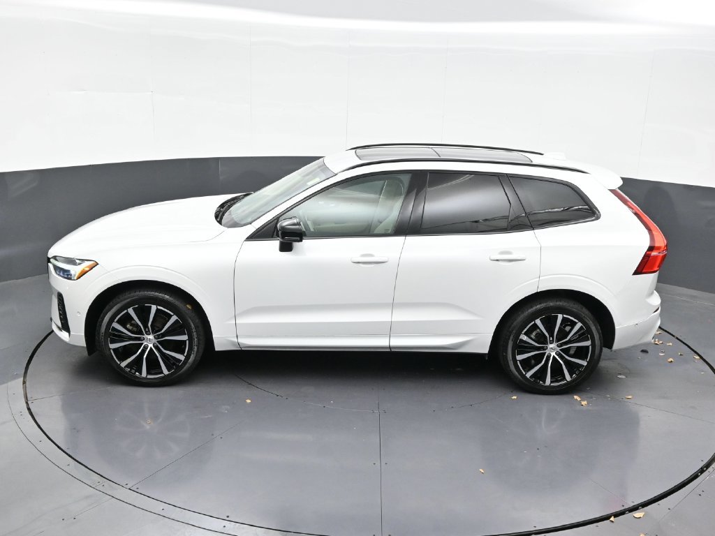 Certified 2024 Volvo XC60 B5 Plus AWD/4WD image 11