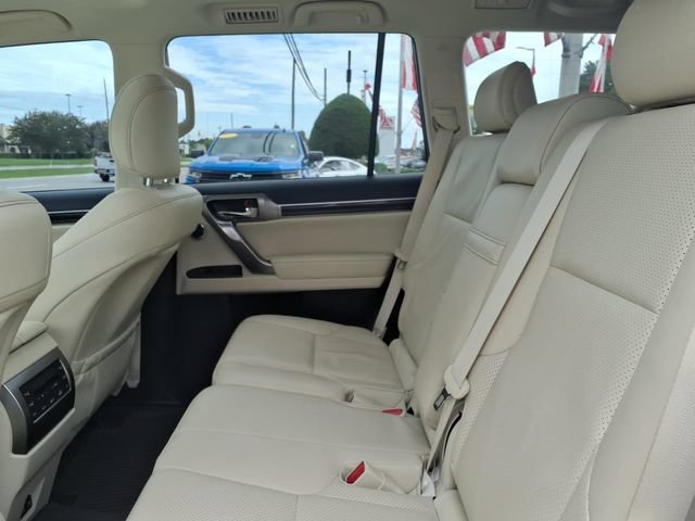 Used 2023 Lexus GX 460 Luxury w/ Accessory Package AWD/4WD image 7