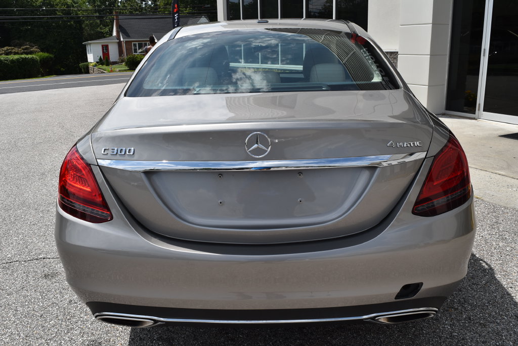 Used 2019 Mercedes-Benz C 300 4MATIC Sedan image 4