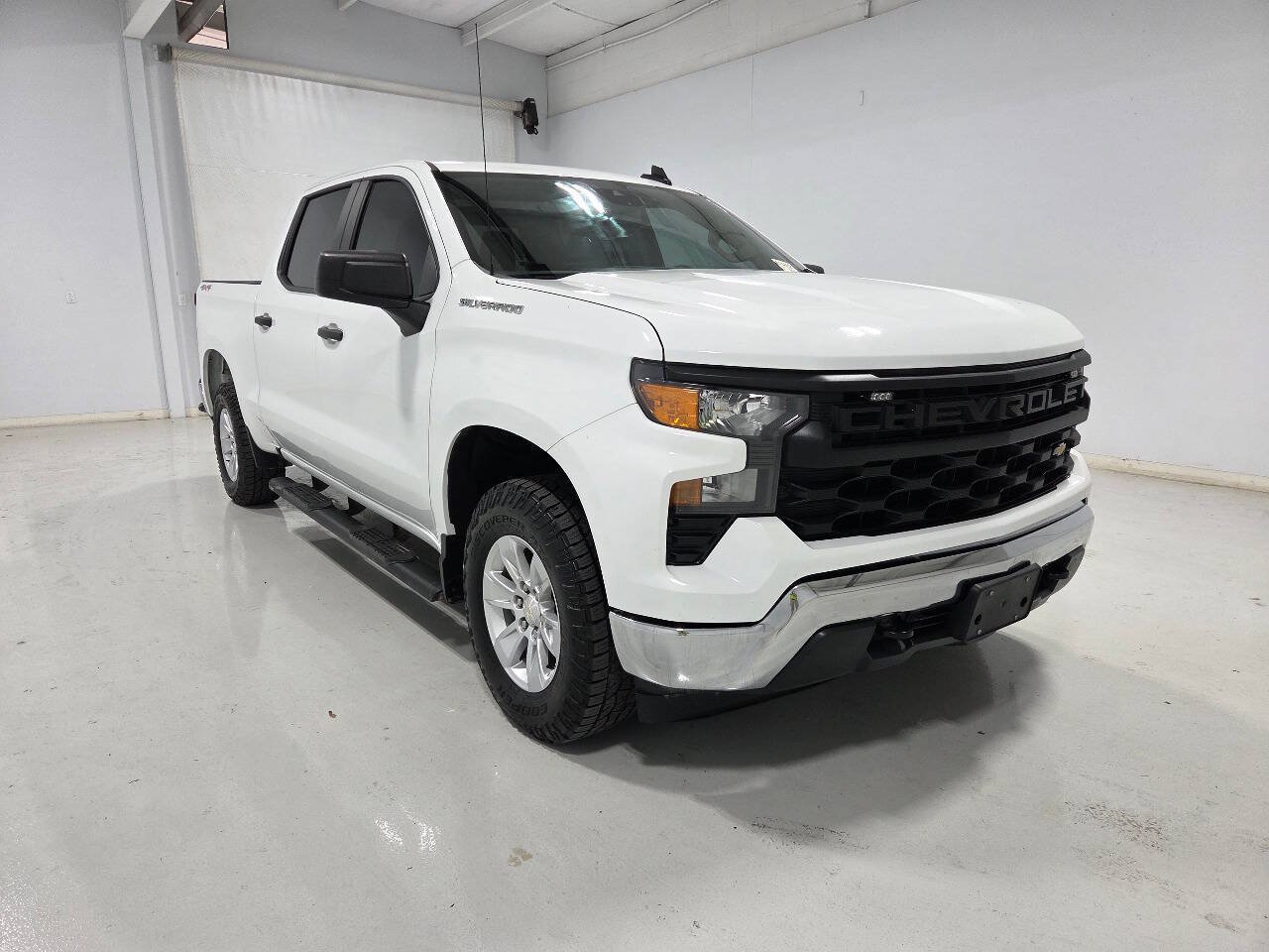 Used 2023 Chevrolet Silverado 1500 W/T w/ Trailering Package AWD/4WD image 5