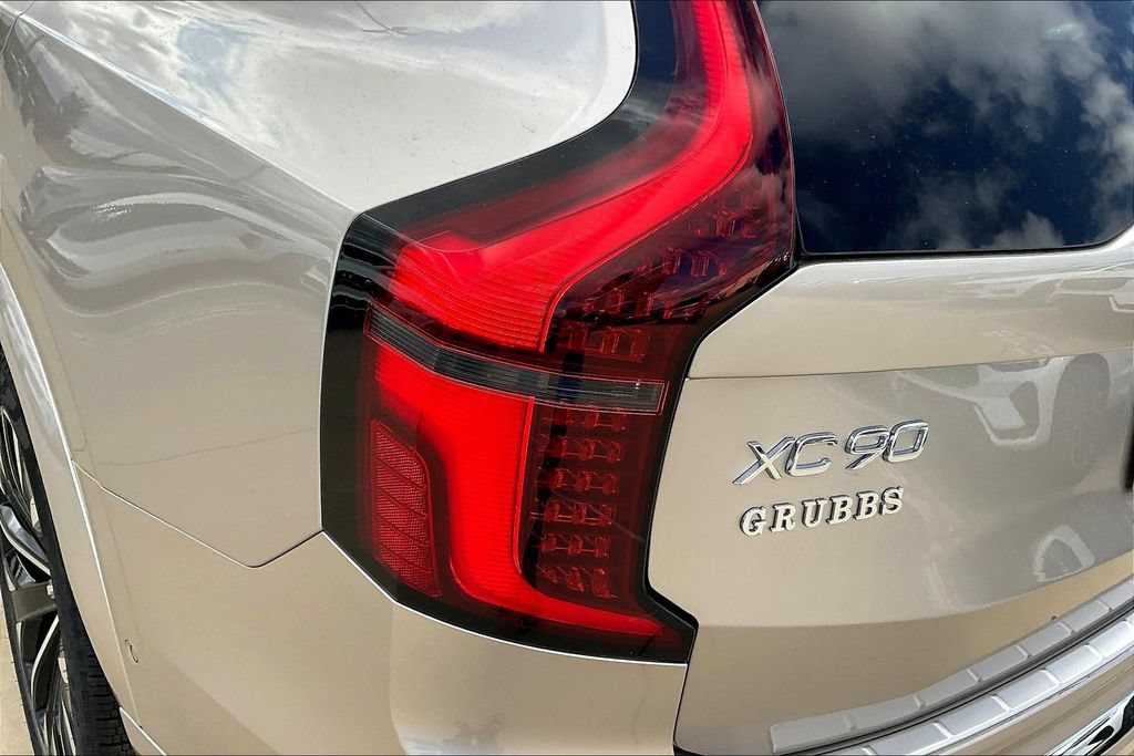 New 2026 Volvo XC90 B5 Plus w/ Protection Package Premier AWD/4WD image 37