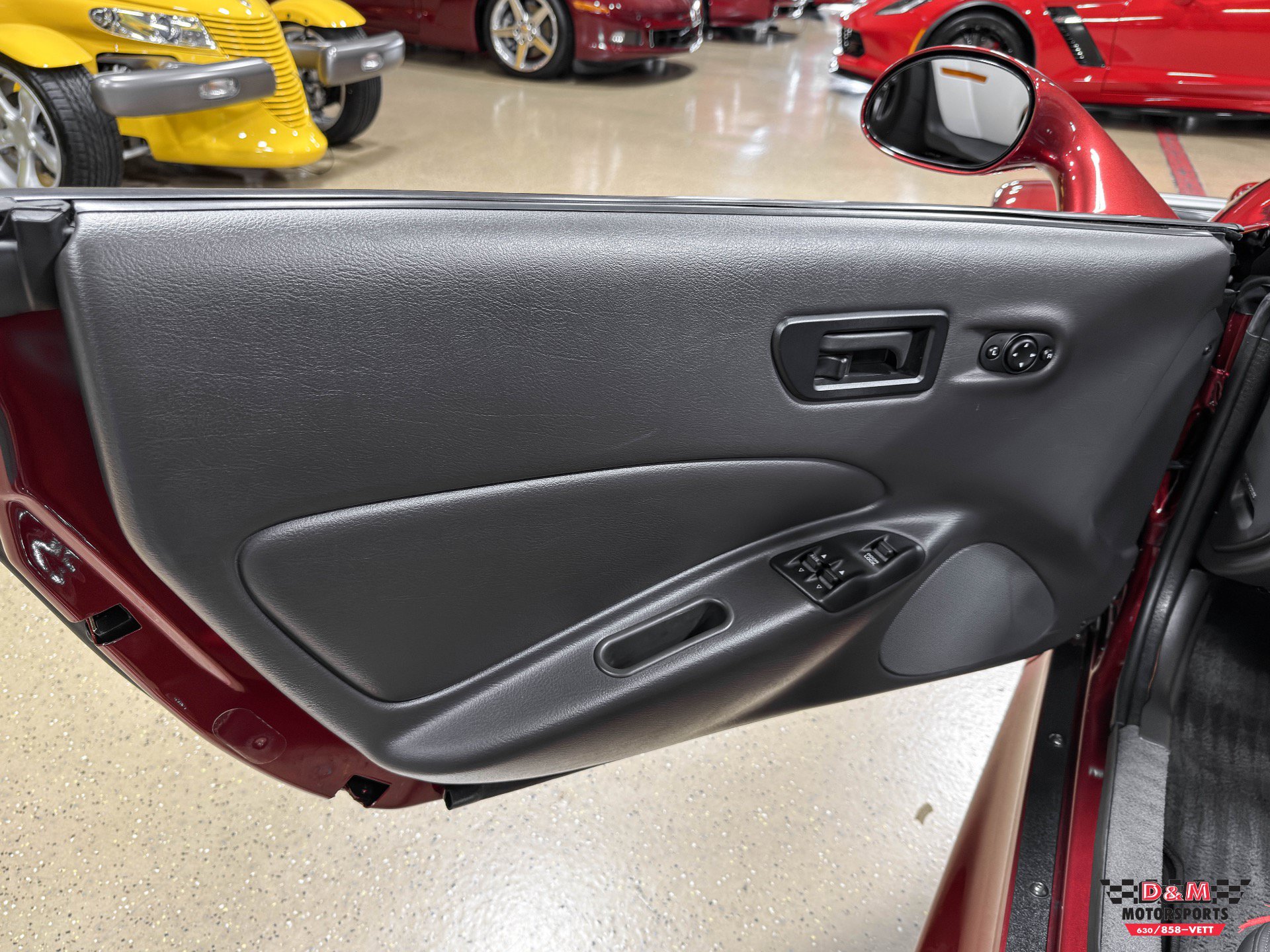 Used 2002 Chrysler Prowler RWD image 24