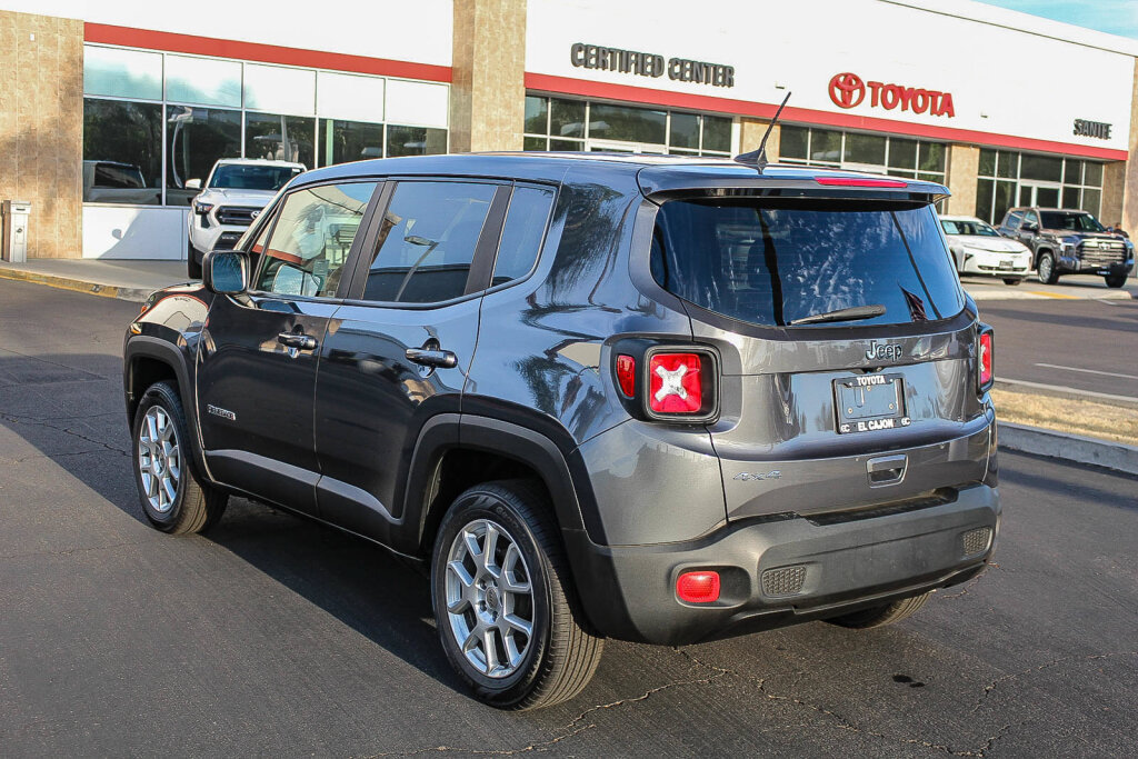 Used 2023 Jeep Renegade Latitude AWD/4WD image 24