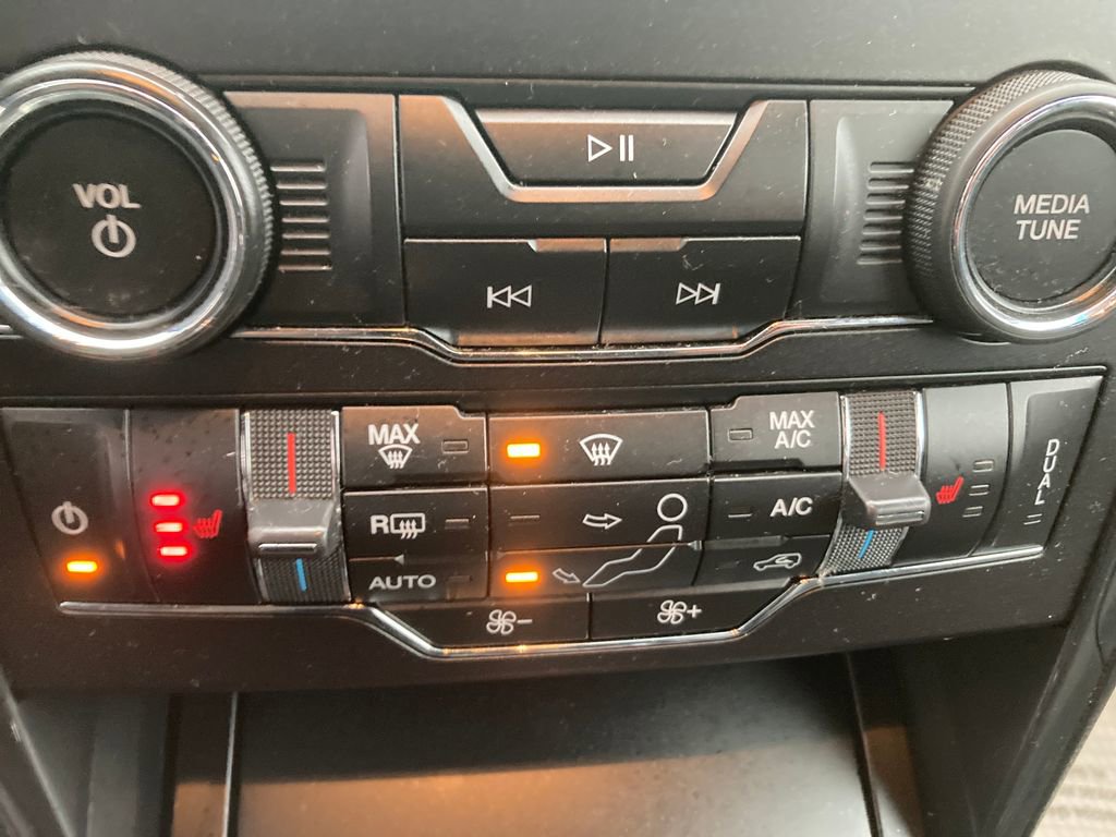 Used 2018 Ford Explorer XLT w/ Equipment Group 202A image 29