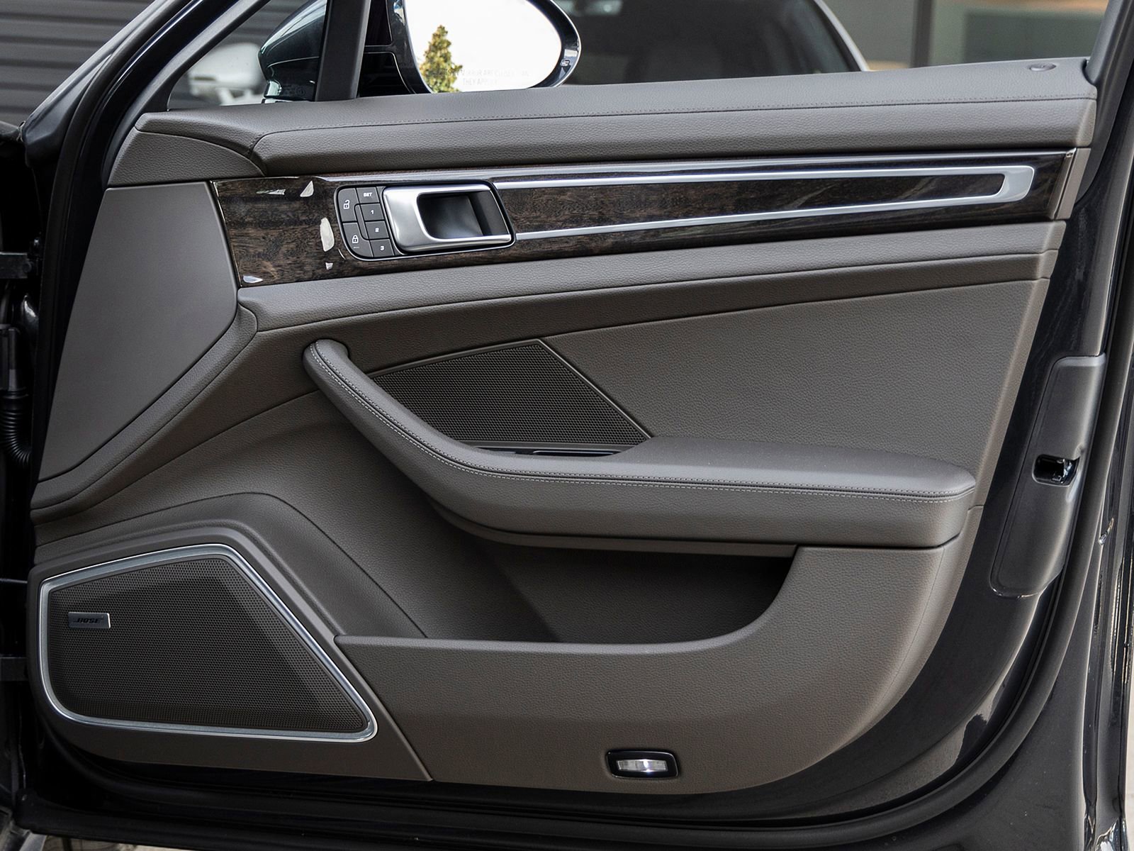 Certified 2023 Porsche Panamera Platinum Edition image 43