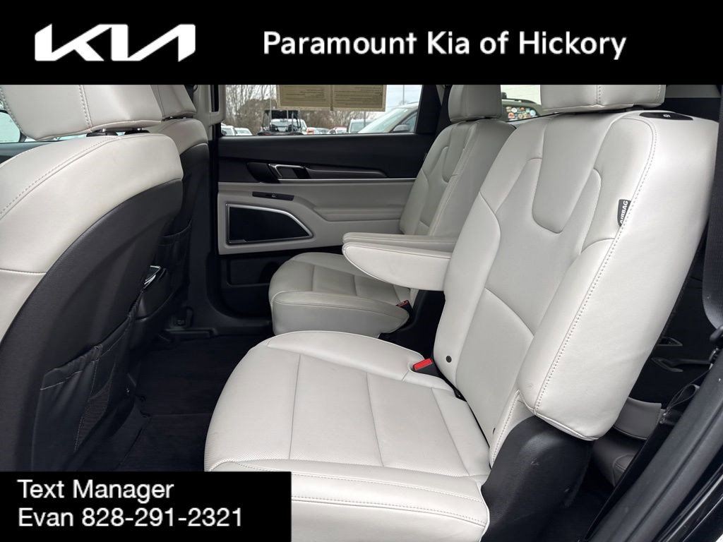 Used 2023 Kia Telluride S image 16