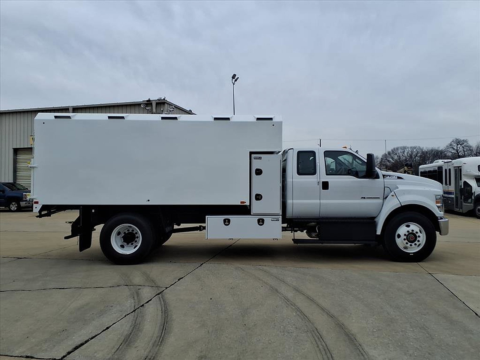 New 2026 Ford F750 2WD SuperCab Super Duty image 2
