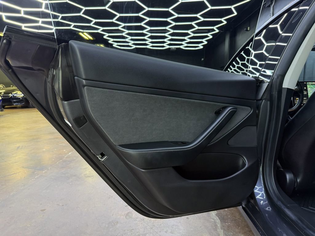 Used 2019 Tesla Model 3 Long Range AWD/4WD image 16