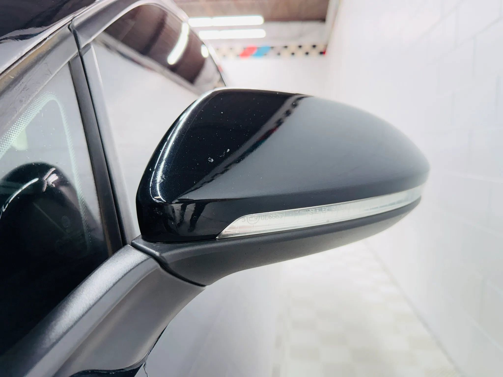 Used 2016 Volkswagen Golf R 4-Door image 38