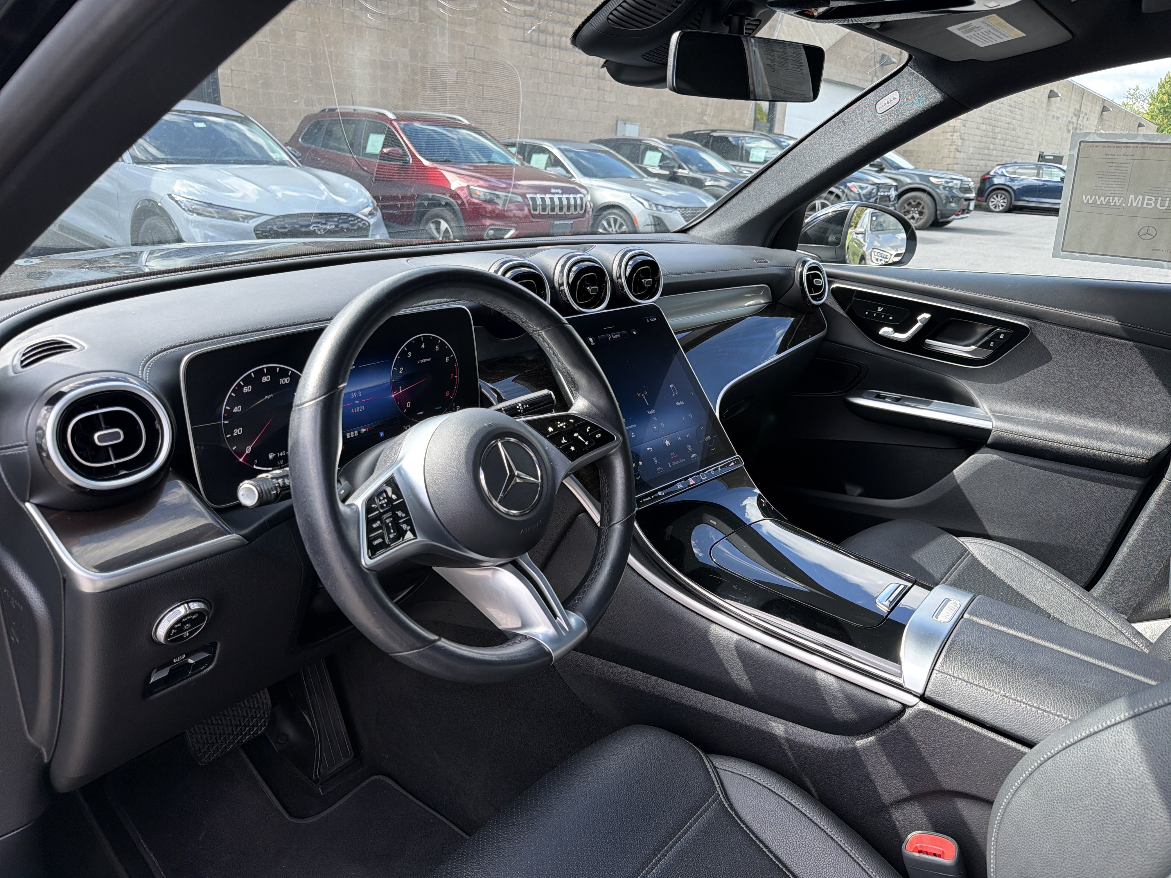 Used 2023 Mercedes-Benz GLC 300 4MATIC image 9