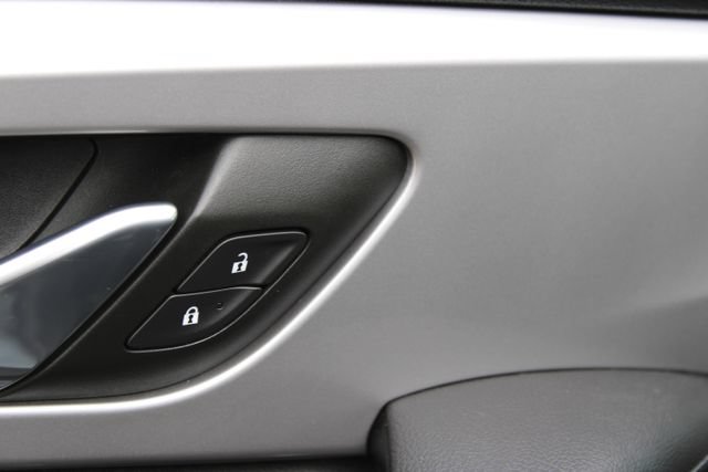 Used 2021 Chevrolet Blazer LT FWD image 11