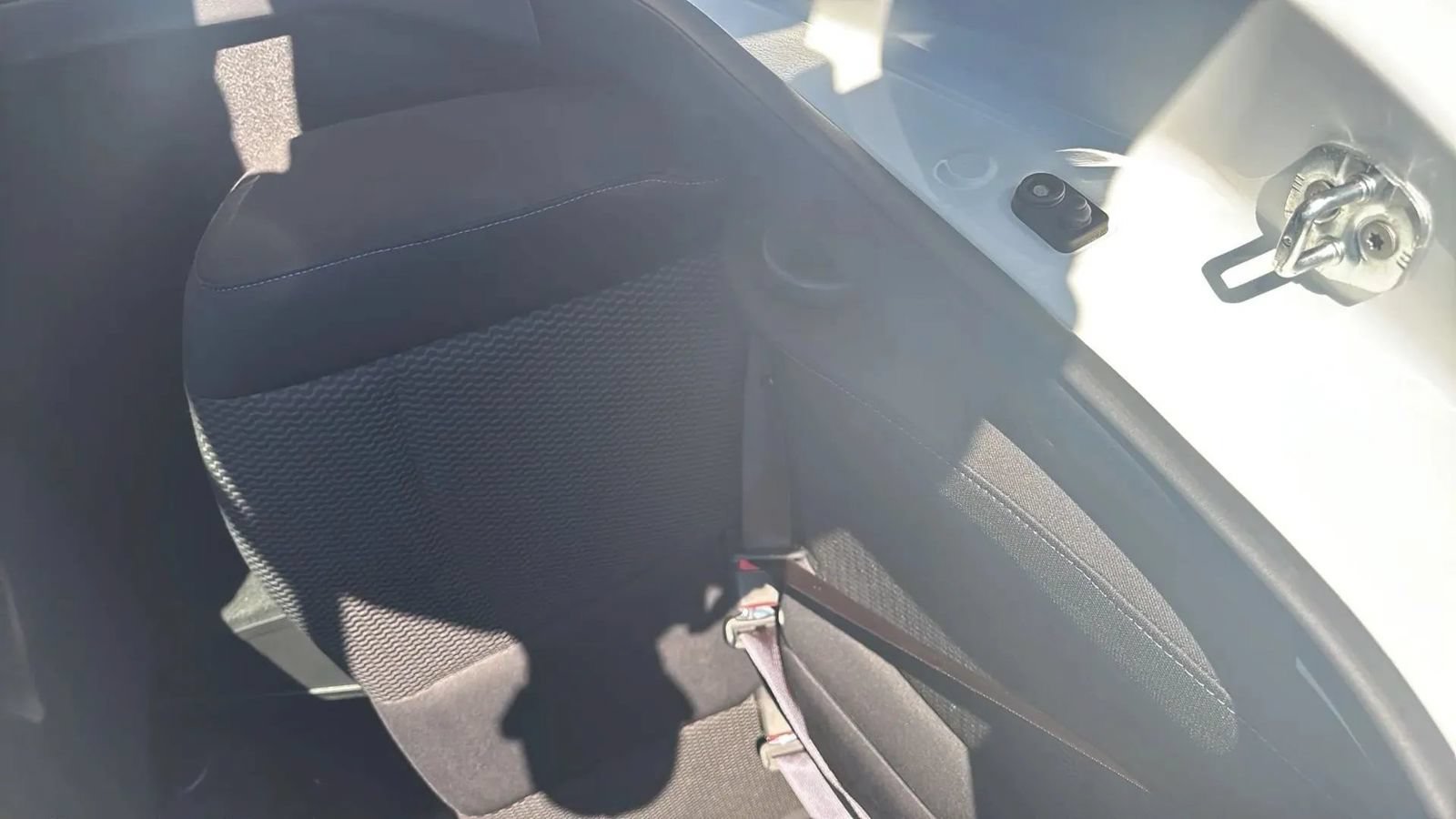 Used 2015 Nissan Leaf S FWD image 22