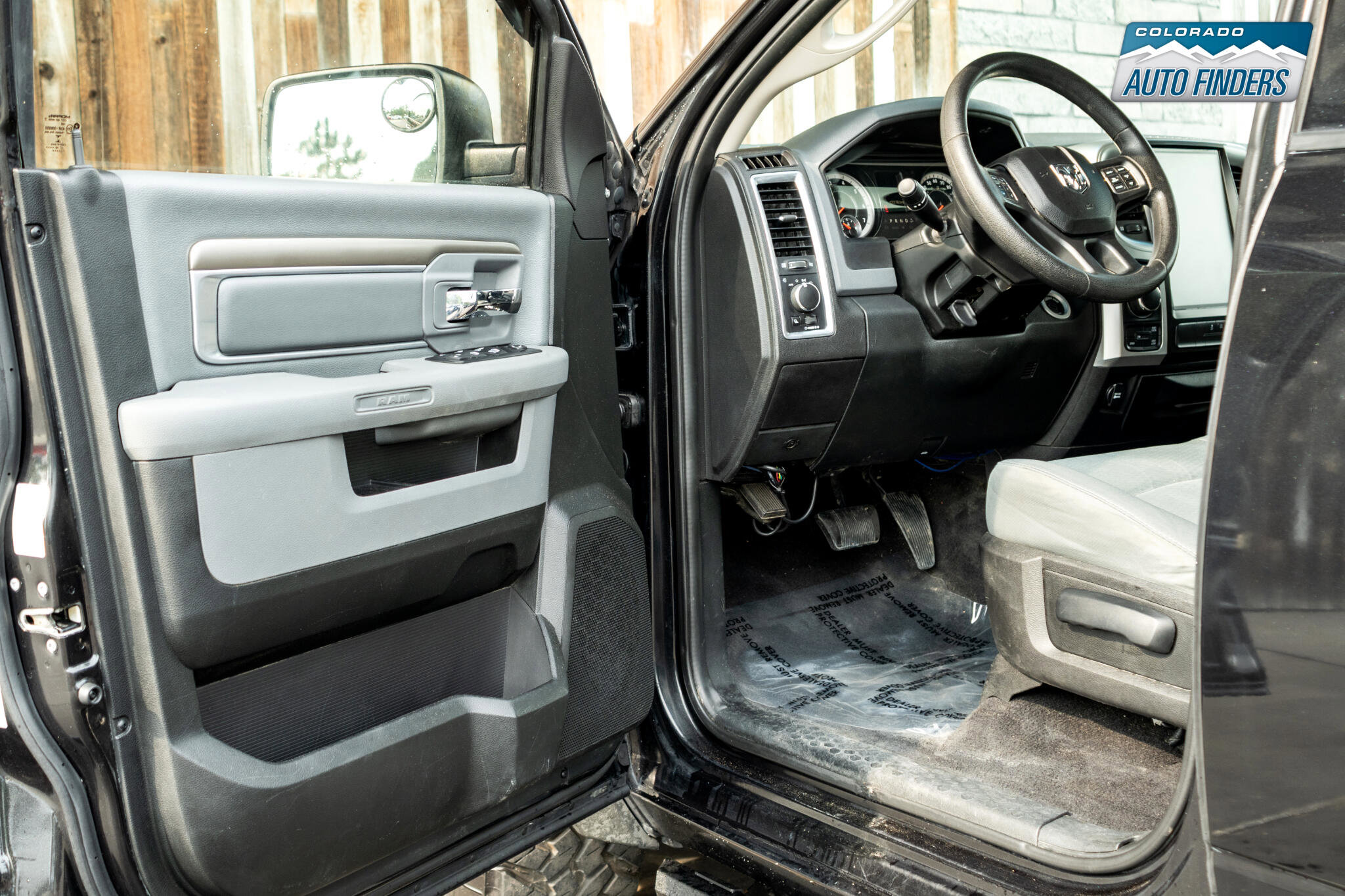 Used 2017 RAM 1500 Classic SLT image 10