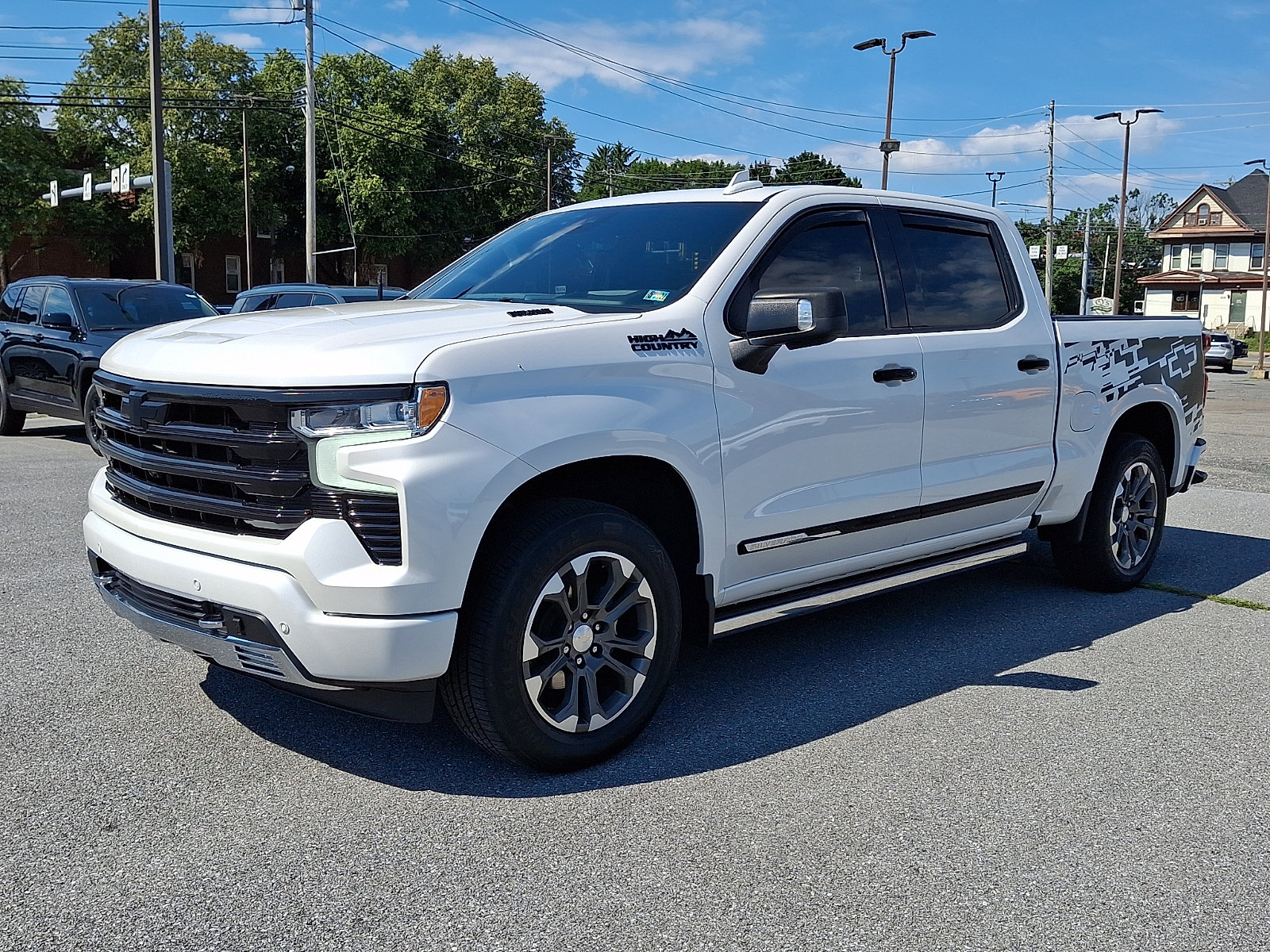 Used 2023 Chevrolet Silverado 1500 High Country w/ Technology Package AWD/4WD image 3