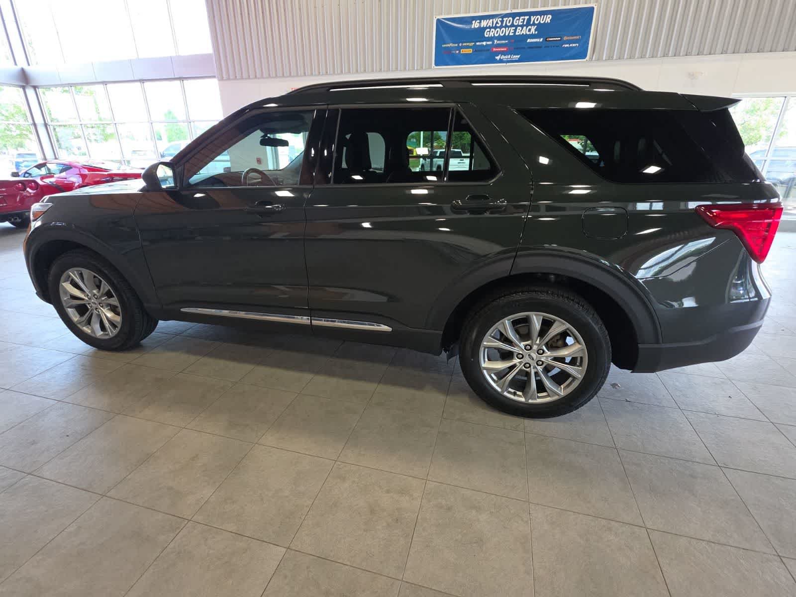 Used 2023 Ford Explorer XLT w/ Equipment Group 202A AWD/4WD image 11