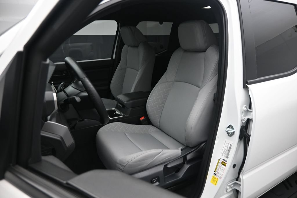 Used 2025 Toyota Tacoma SR5 AWD/4WD image 8