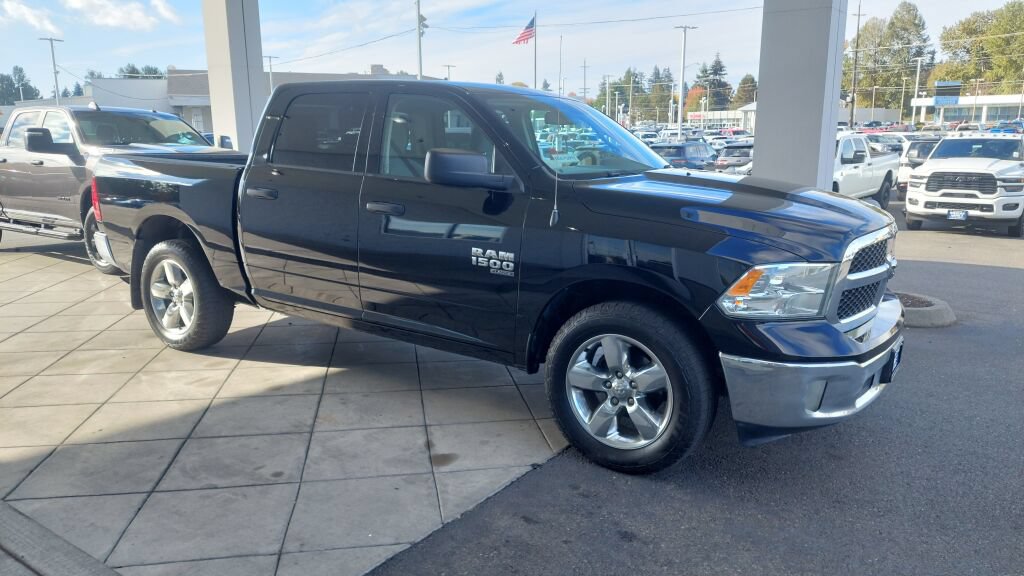 Used 2019 RAM 1500 ST w/ SXT Plus Group AWD/4WD image 3