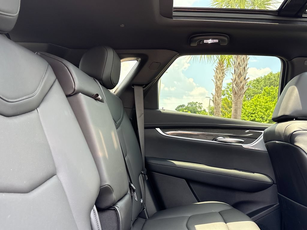 New 2026 Cadillac XT5 Sportv w/ LPO, Onyx Lite Package AWD/4WD image 25
