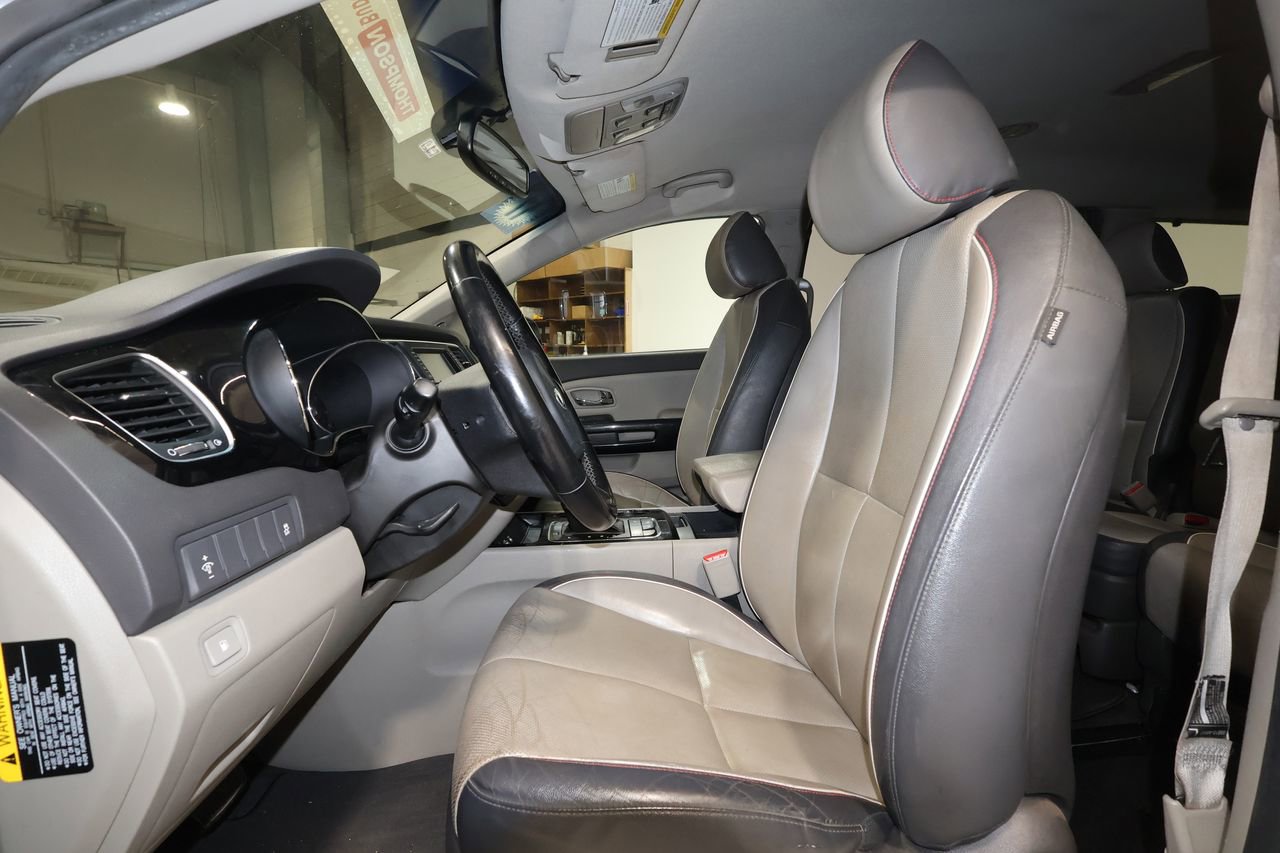 Used 2017 Kia Sedona EX image 12
