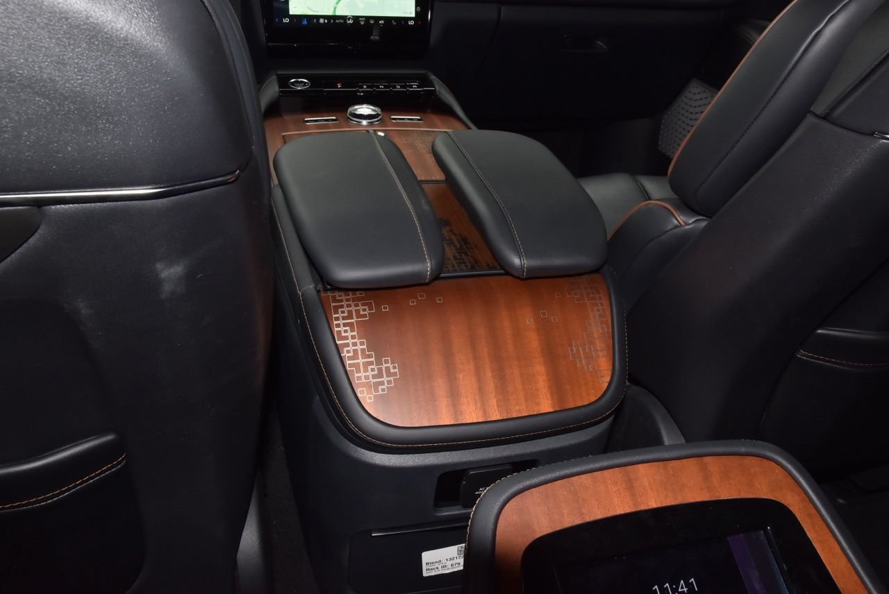 New 2026 Lincoln Navigator Black Label AWD/4WD image 20