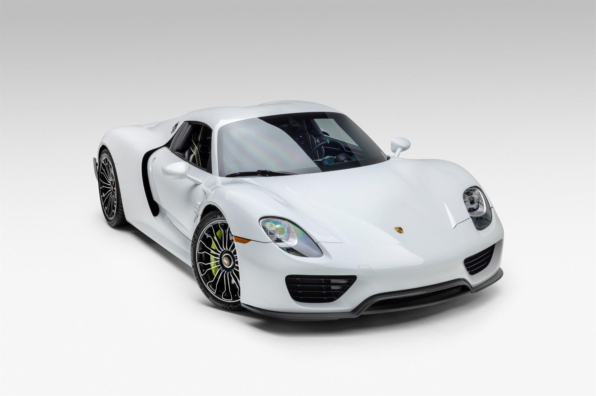 Used 2015 Porsche 918 Spyder AWD/4WD image 16