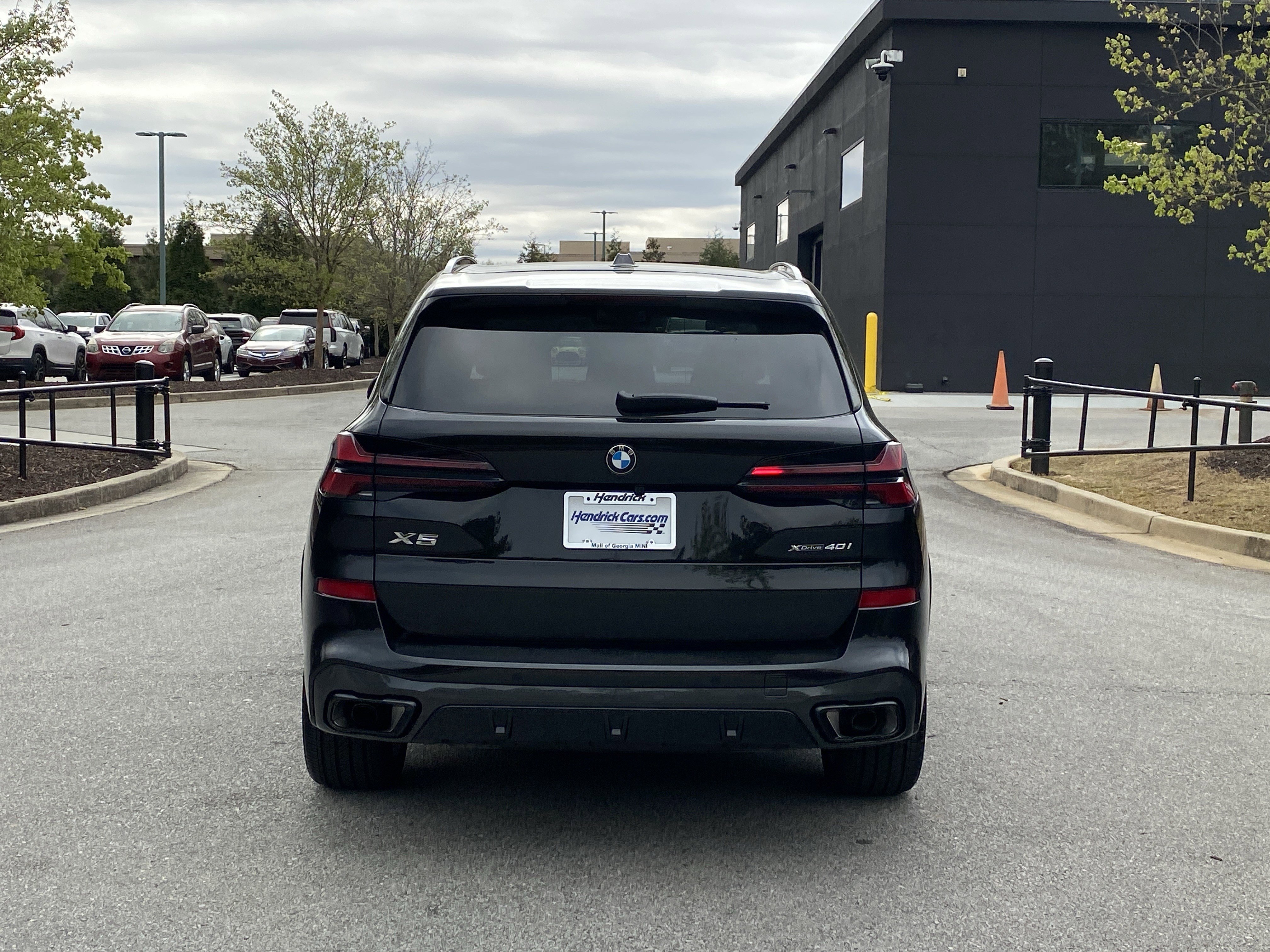 Used 2025 BMW X5 xDrive40i w/ M Sport Package image 17