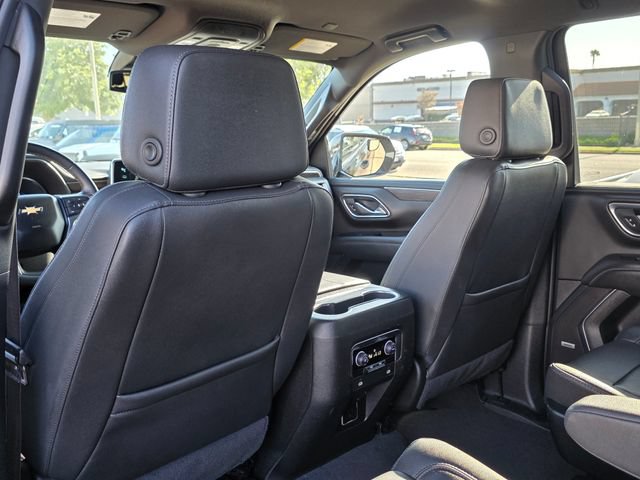 Used 2024 Chevrolet Suburban LT RWD image 21