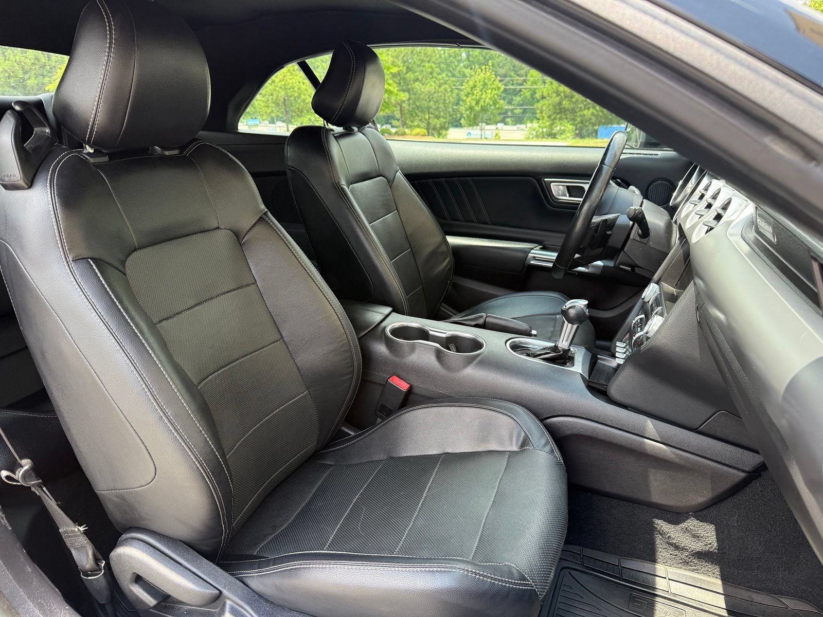 Used 2019 Ford Mustang Premium RWD image 37