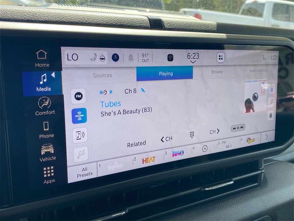 New 2025 Jeep Gladiator Sport image 15