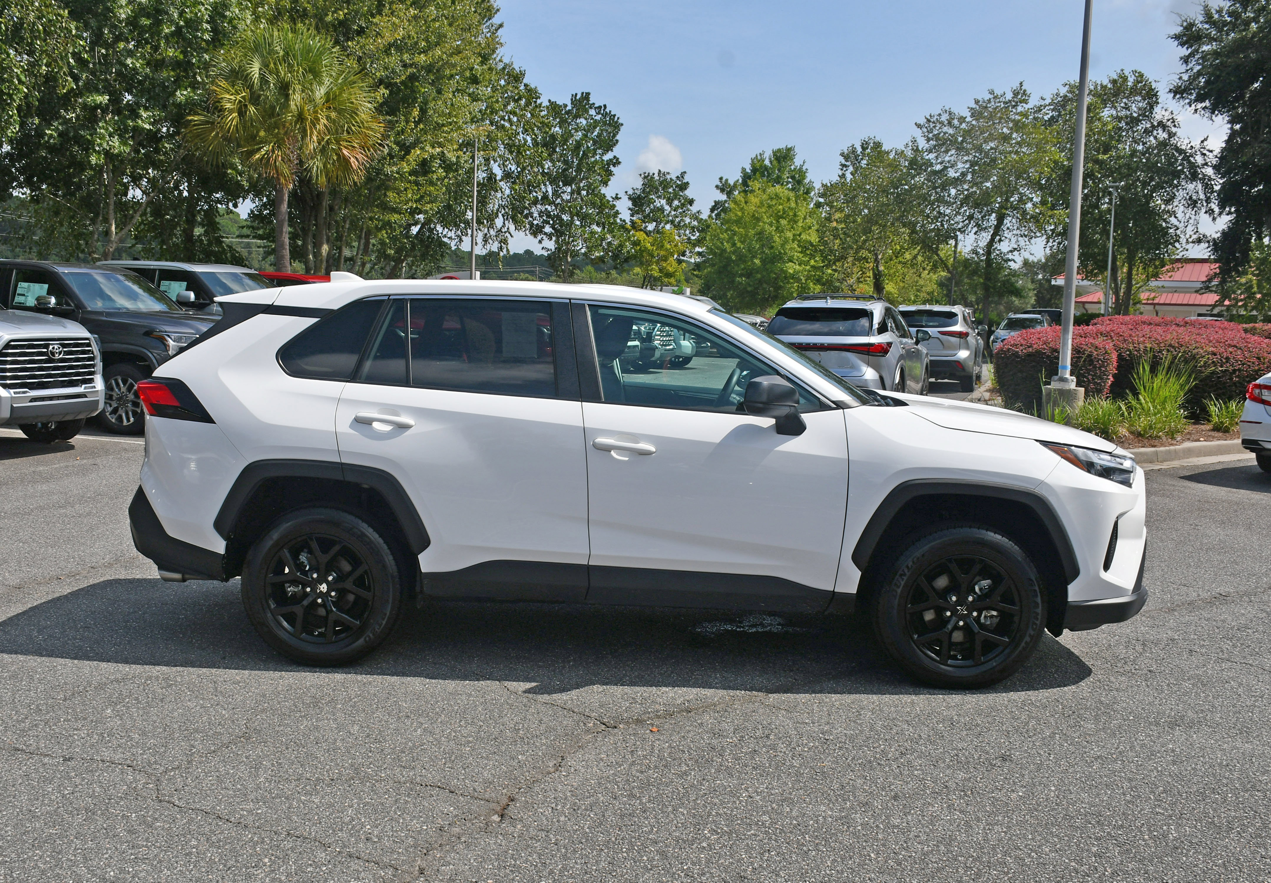 Certified 2023 Toyota RAV4 LE FWD image 5