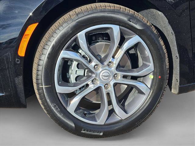 New 2026 Chrysler Pacifica Pinnacle image 10