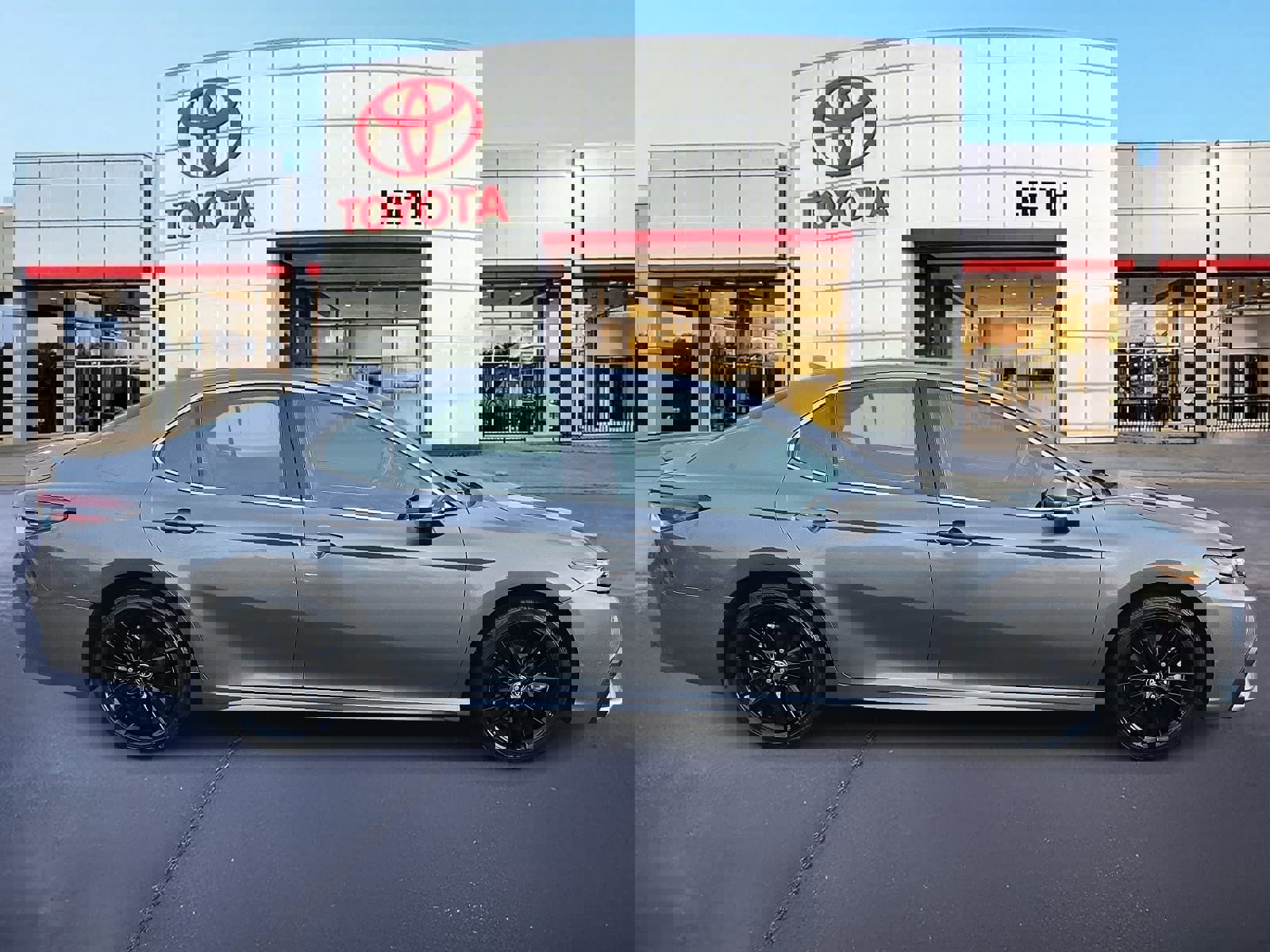 Used 2024 Toyota Camry XSE image 4