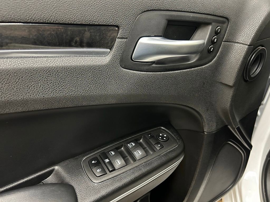 Used 2023 Chrysler 300 Touring L w/ Popular Equipment Group image 27