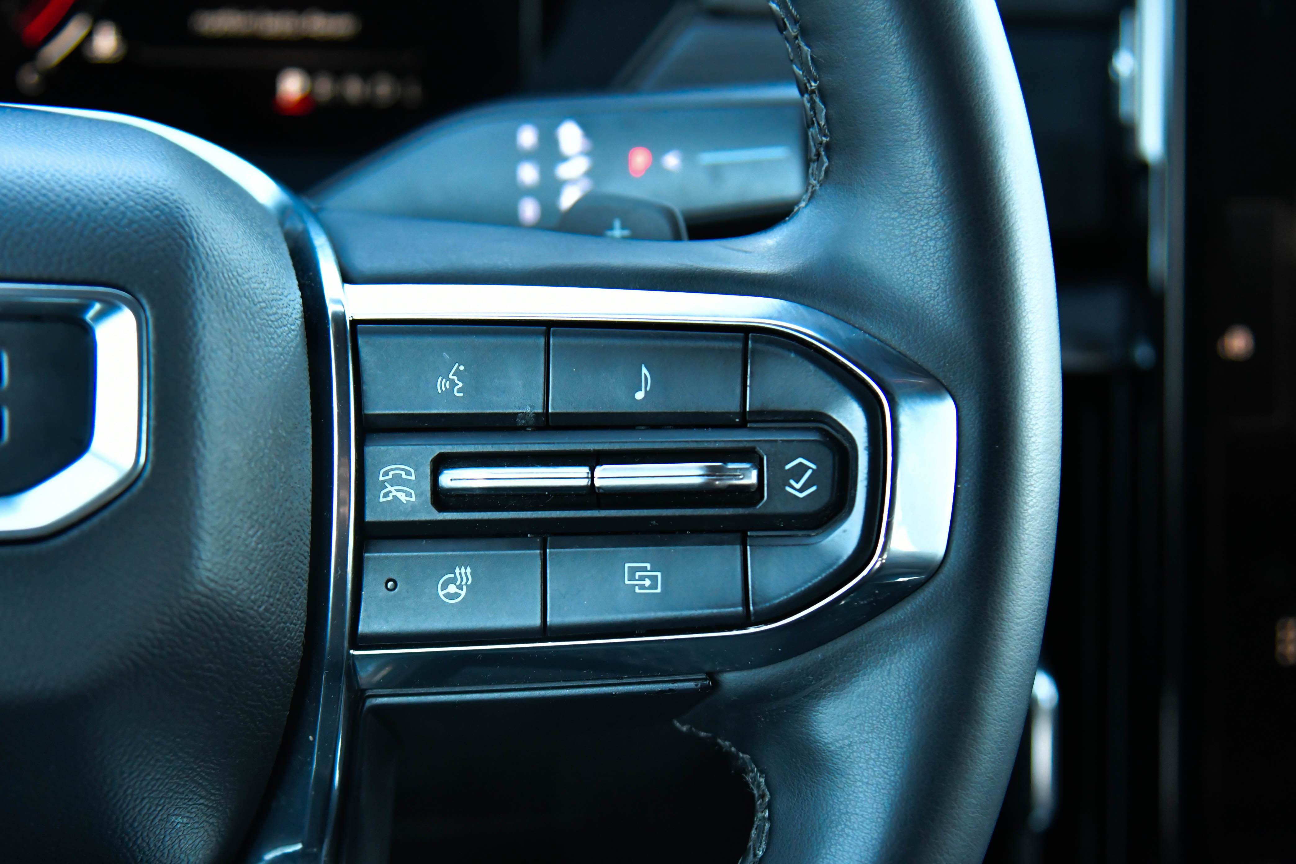 Used 2024 GMC Acadia Elevation image 37